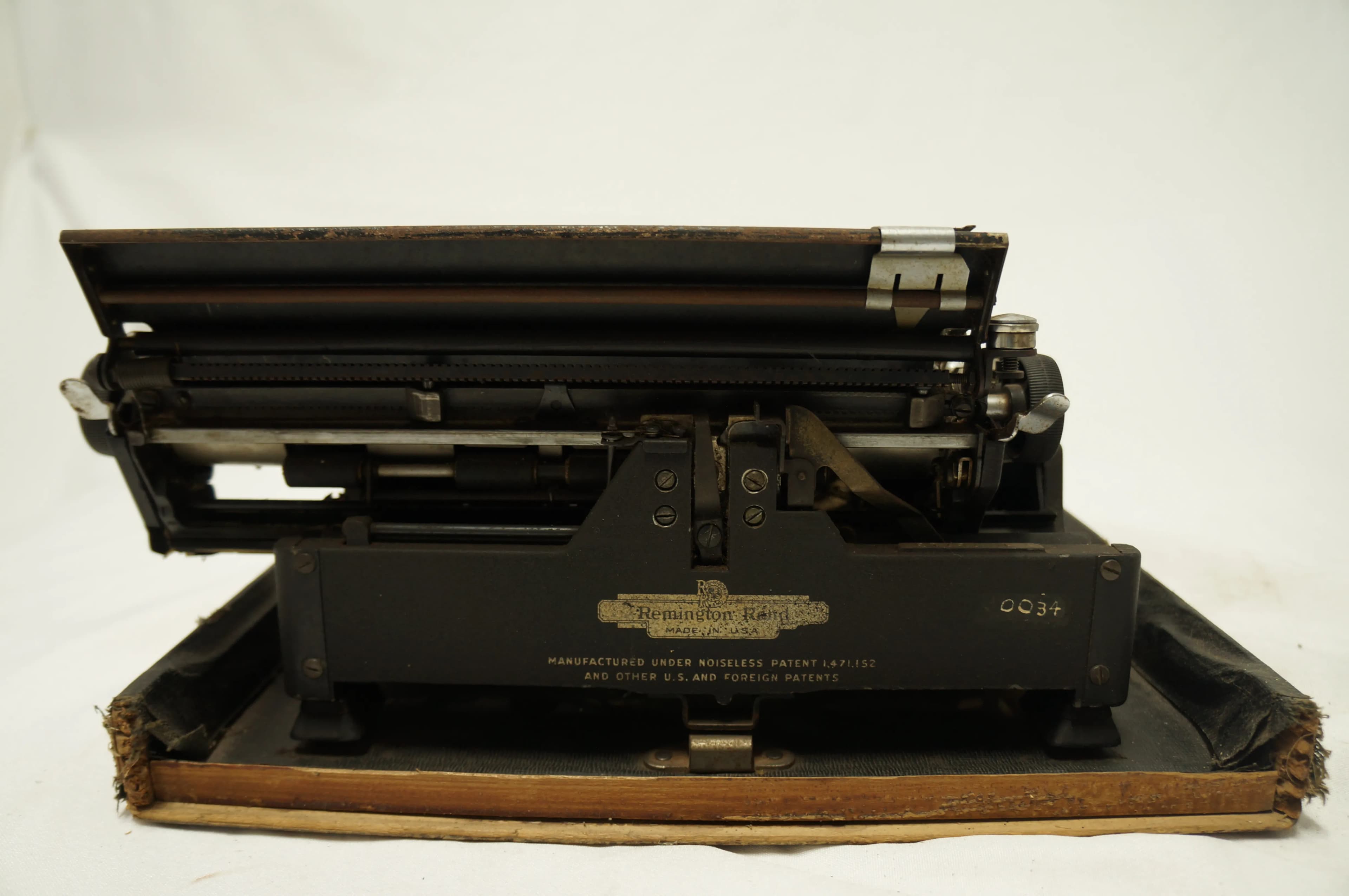 Máquina de escrever (com estojo)